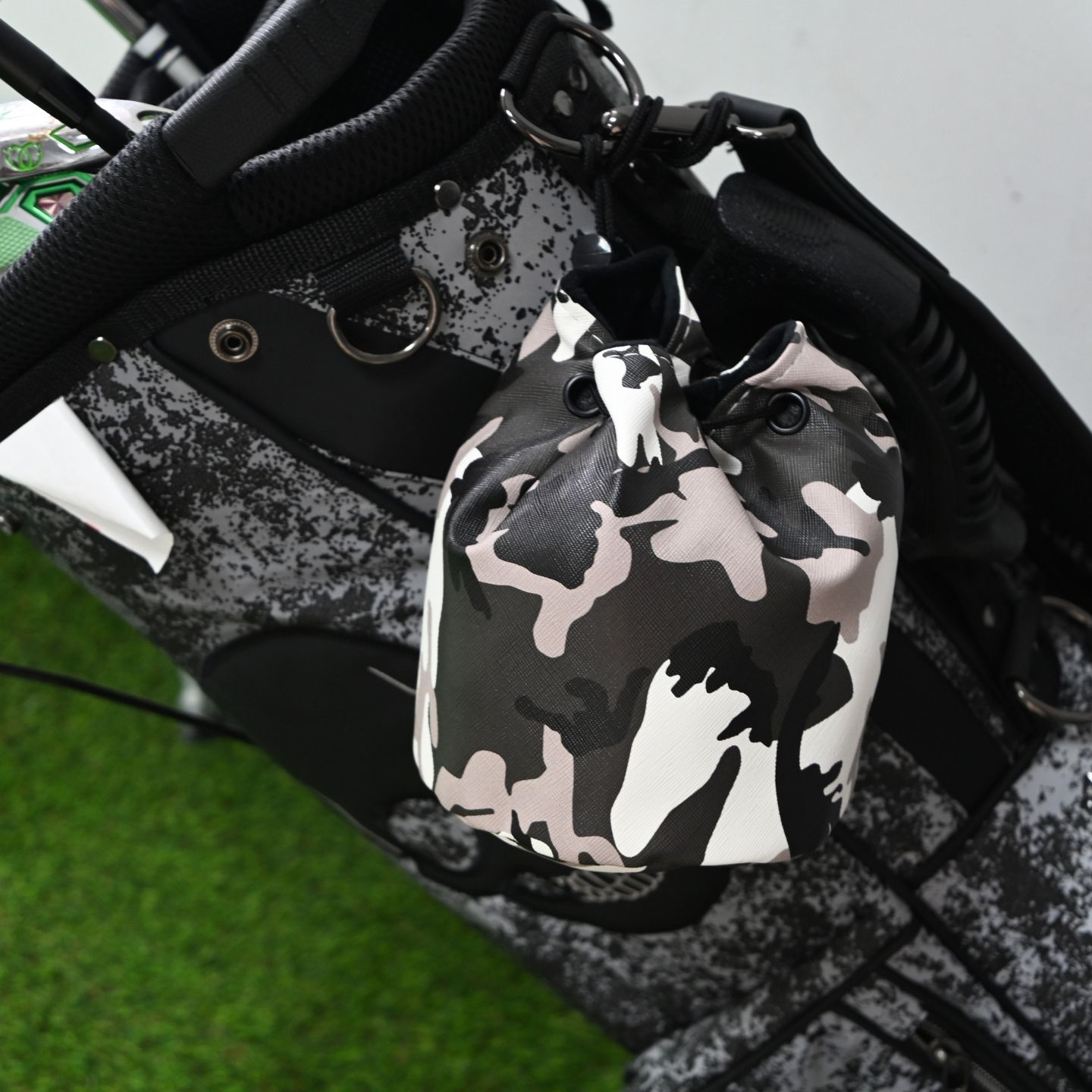 กระเป๋าใส่ทีกอล์ฟลายพรางพร้อมเ - Golf Equipment Drawing บทวิจารณ์และราคา